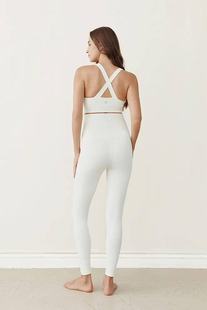 Cream Everyday Motion Slim Leggings with a streamlined slim-leg maternity fit